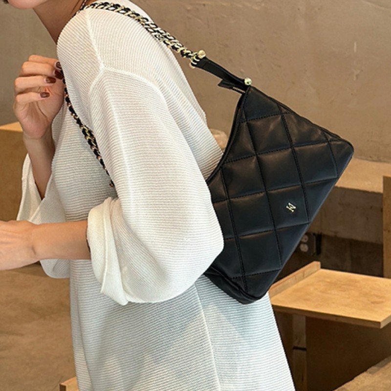 Leather rhombic chain underarm bag with advanced sense underarm bag